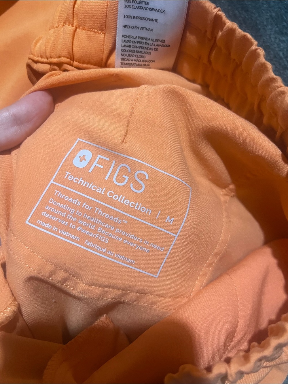 Figs Women’s Orange Scrub Top & Drawstring pants - Picture 3 of 3